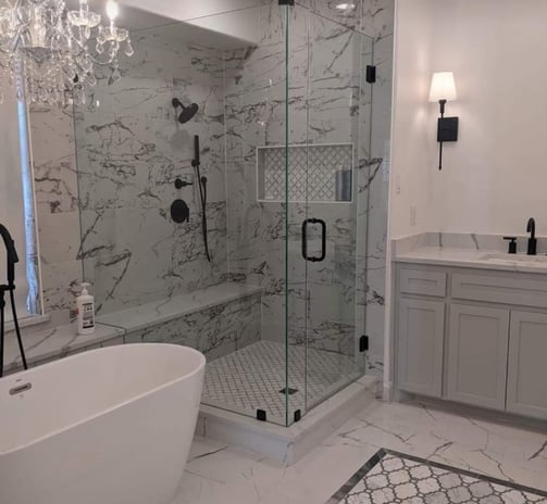 كبائن شاور زجاجية تركيب زجاج حمامات الشاور , بعدة أنواع الزجاج الشفاف ,الثلجي, ونحرص على التركيب الآ