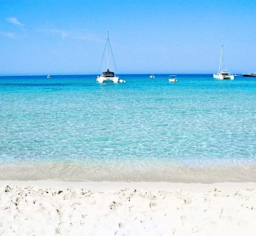 plage sable blanc en corse