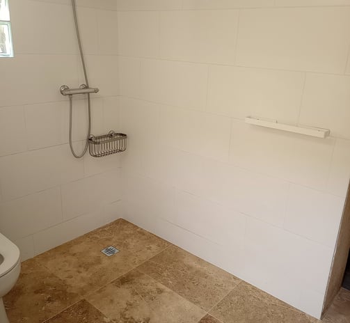 douche italienne sol travertin
