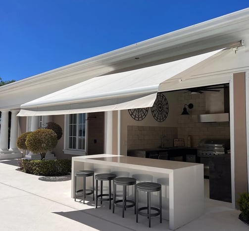 Toldo Articulado Italiano em Lona