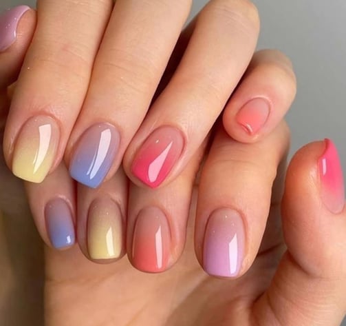 Uñas neón ombre