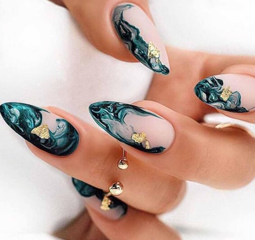 Uñas con efecto mármol
