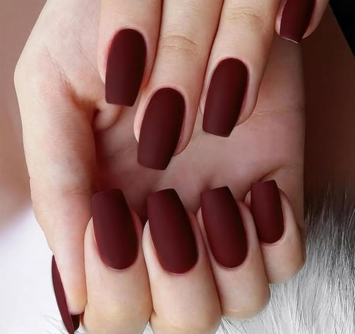 Uñas rojo mate