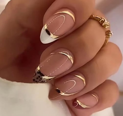 Uñas con acabado mate y brillo