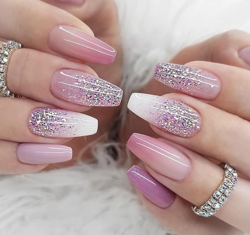 Uñas degradadas con glitter
