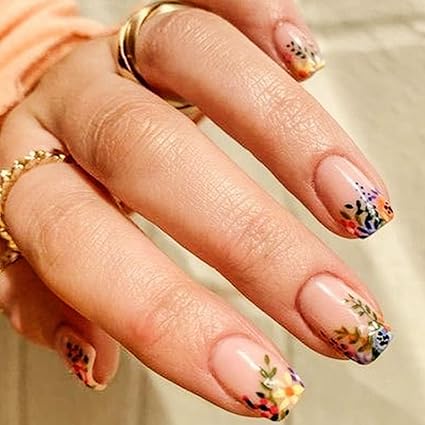 Uñas floral estilo francés