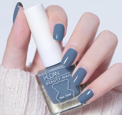 Uñas azul grisáceo