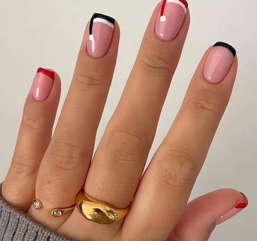 Uñas francesas navideñas