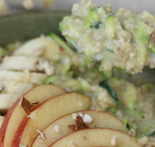 Erfrischender Zucchini Porridge: Eine köstliche und vielseitige Option für einen leckeren Start in d