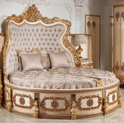 a handmae classic luxury carving bed