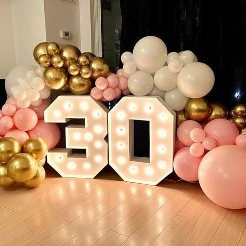 30 marquee with balloon garland