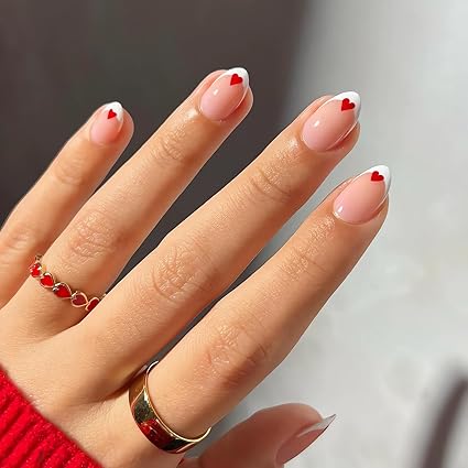 Uñas minimalistas para San Valentín