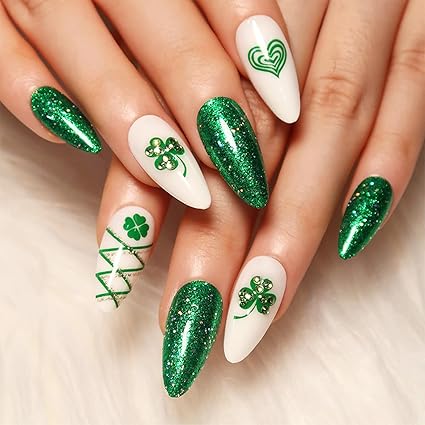 Uñas brillantes para San Patricio