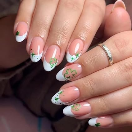 Uñas francesas San Patricio