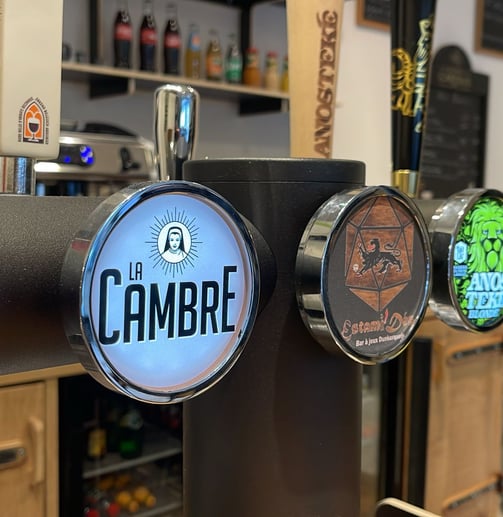 Gros plan sur tireuse à bière
