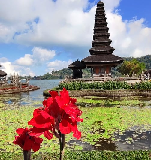 ulun danu beratan temple