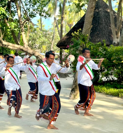 four-seaons-kuda-huraa-traditional-dance