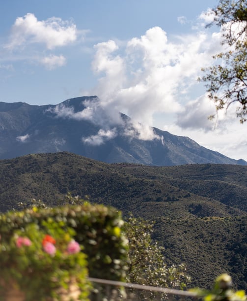Mountain views wrapped in clouds, seen from Finca Santa Katerina