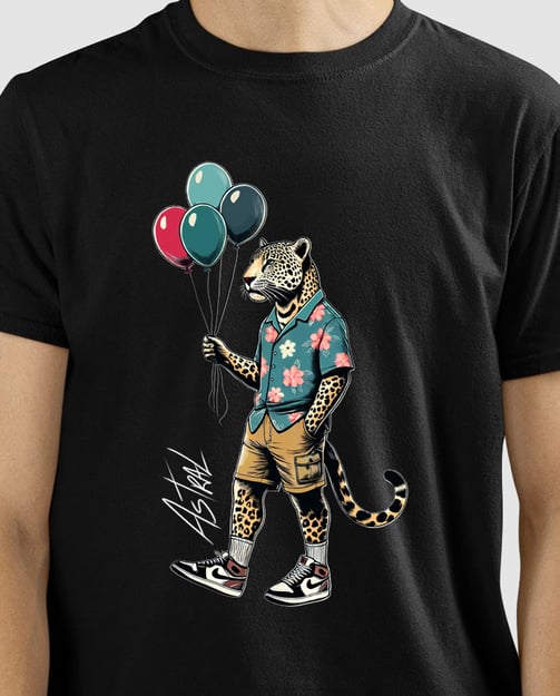 Camiseta da marca de street art, Cavérik Art Club, assinada pelo artista visual Sérgio Astral