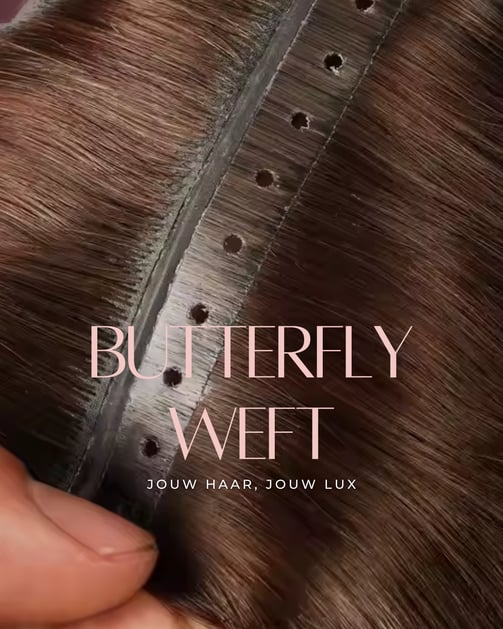 Close-up van een Butterfly Weft haarextension-installatie. Ultradunne, flexibele wefts zijn vastgena