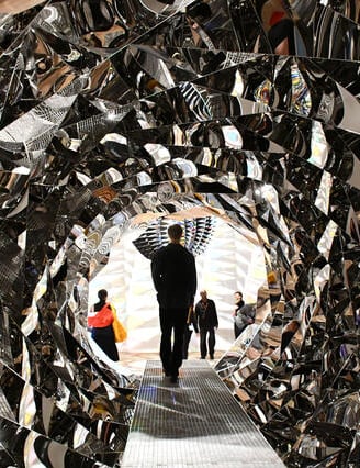 "Your Spiral View" (2002) de Olafur Eliasson