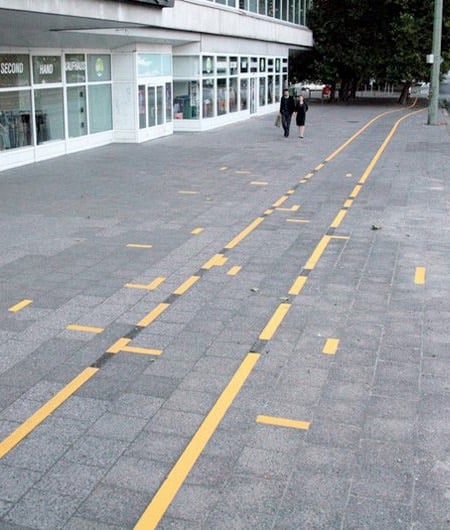 Yellow Parking Space – Brad Downey (Alemanha)