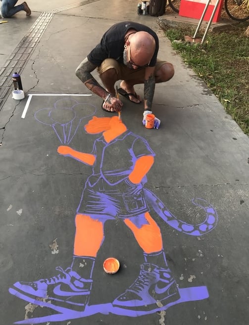 Onças estilizadas em stencil em muro urbano. Sérgio Astra