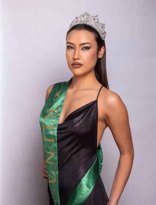 Modelo para fotografía de moda y publicidad