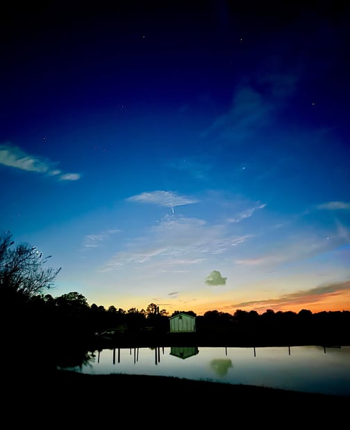 Photo of Atlas "The Great Comet of 2025" in the dusk sky in Alva, Florida