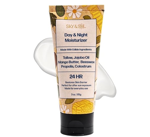 Deeply nourishes the skin locking in moisture with natural oils. 