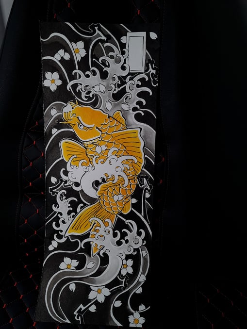 Japanische tattoo motiv koi Deutschland Künstler Art Drache Mythologie 