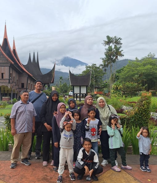 family gathering to pagaruyuang