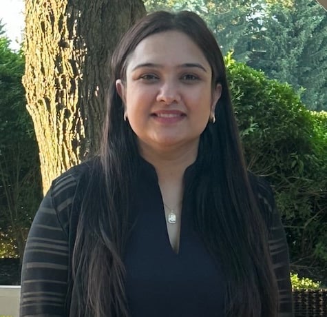 Dr. Samna Minhas