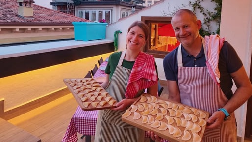 Hosts in cooking classes Verona