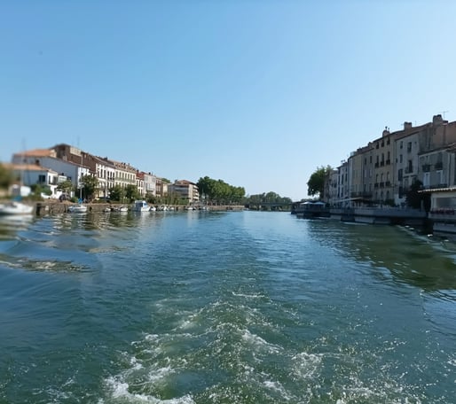 Heading towards the mouth of the R. Hérault