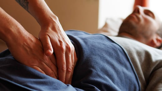 Massage du ventre, sensitif et émotionnel