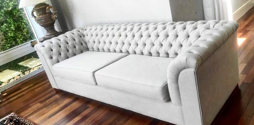 Rekeitura de sofá chesterfield reformado cinza claro