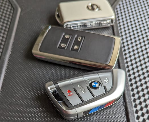 Chei auto cu sistem keyless pentru Renault, BMW și Volvo