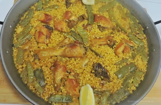 Paella valenciana auténtica.