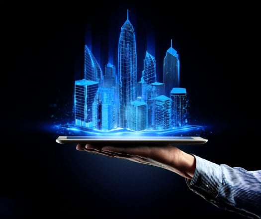 un homme tenant une tablette avec un paysage urbain dessus