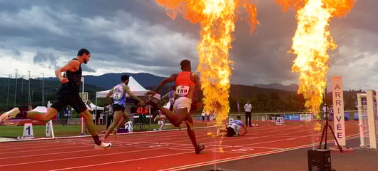 Stade sport athletisme avec effets speciaux machines à flammes