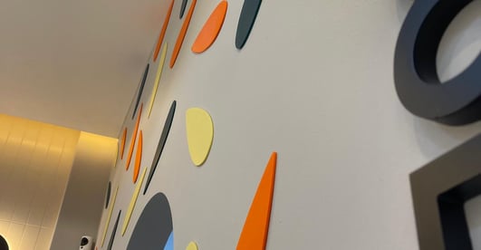 Proyecto pesonalizado decoración 3D para negocios sin perforar la pared