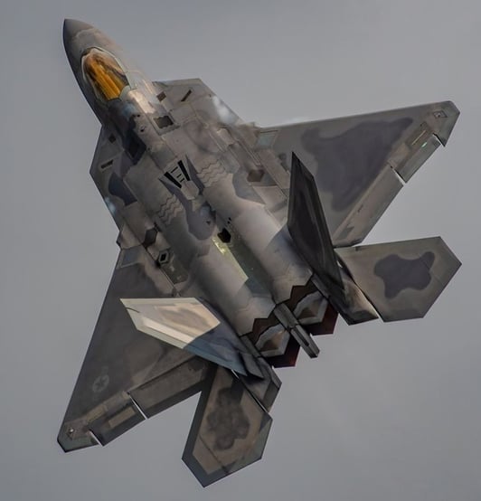 Caza de combate en vuelo F22 raptot
