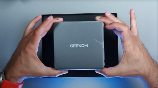 Geekom IT 15 Ulta 9 285H Review 