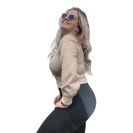 Valentina Viso - mirando hacia arriba