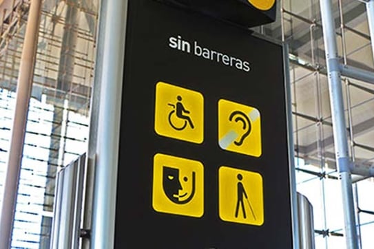 Punto di assistenza aeroportuale per passeggeri con disabilità