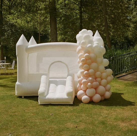 location château gonflable blanc fête anniversaire les châteaux de ma mère pour mariage baptème