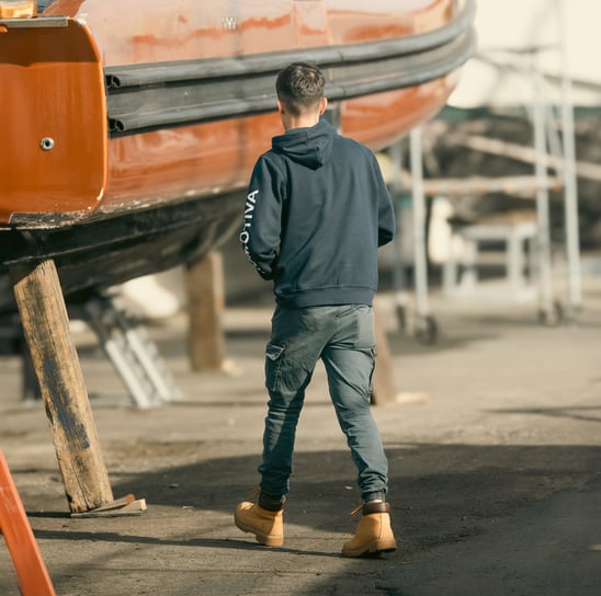 michele saiu fotografo intendo a fotografare delle barche in un cantiere nautico