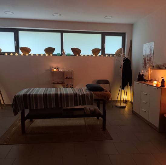 Massage table in Goldmann Studio