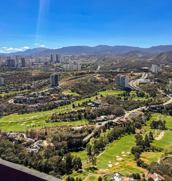 Vista panorámica del campo de golf de Bosque Real desde Core 31 Bosque Real